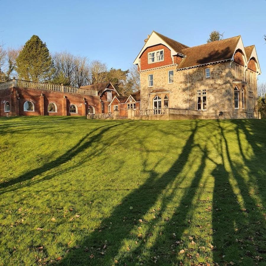 Country Manor House With Indoor Pool And Hot Tub Villa Rochester  Exterior photo