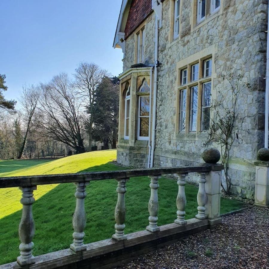 Country Manor House With Indoor Pool And Hot Tub Villa Rochester  Exterior photo